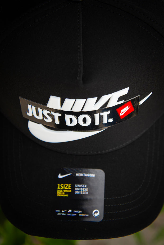 Nike Just Do It Old School Black White Sportswear Heritage Snapback Hat