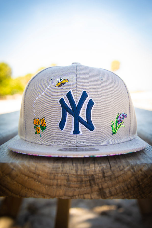 New York Yankees Bee Spring Floral 9Fifty New Era Fits Grey Snapback Hat