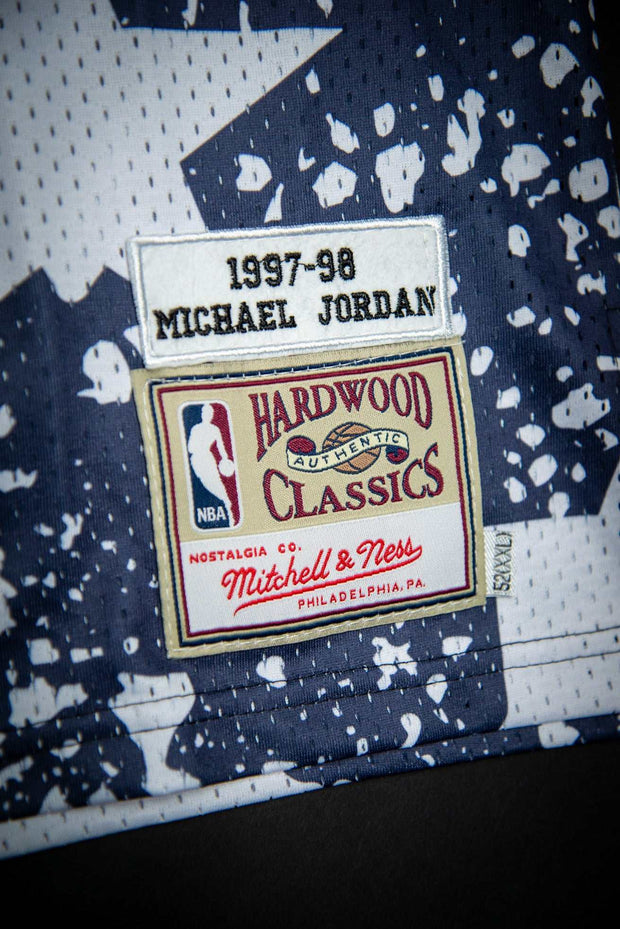 Mitchell & Ness NBA AUTHENTIC MICHAEL JORDAN CHICAGO BULLS 97-98 ALTERNATE  JERSEY