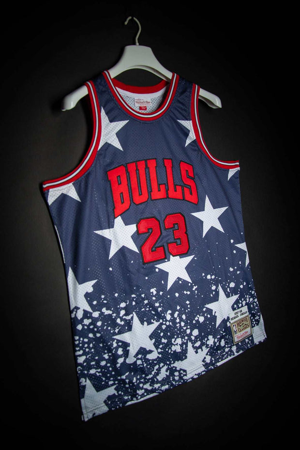  Mitchell & Ness Chicago Bulls Authentic Michael Jordan #23  Black 1997/98 Hardwood Classics Alternate Jersey (Small) : Sports & Outdoors