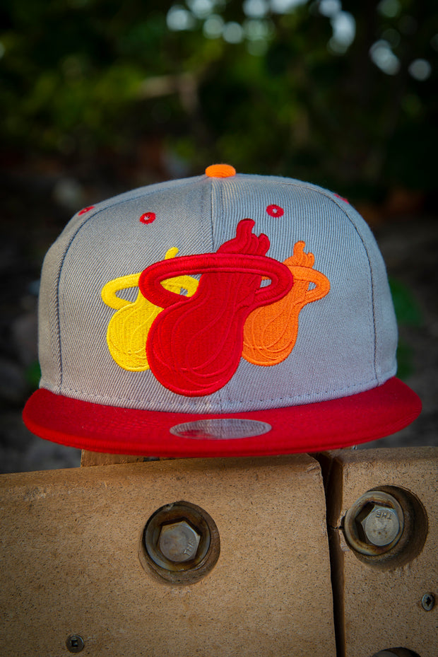 MITCHELL & NESS: BAGS AND ACCESSORIES, MITCHELL AND NESS MIAMI HEAT  BASEBALL C